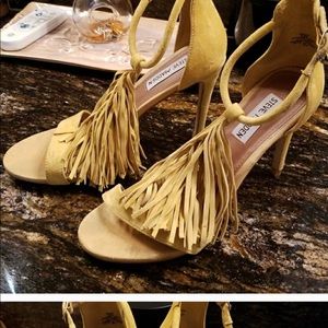 Steve Madden SashI Yellow Suede Sandals, 8.5